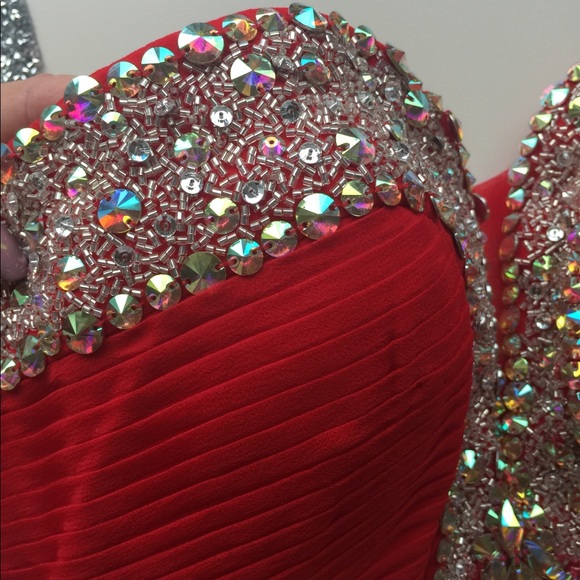 100% silk evening gown with rhinestone design - Picture 7 of 7